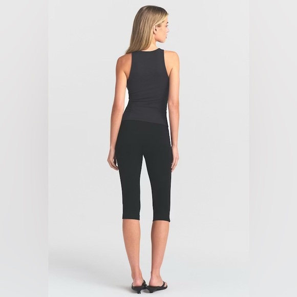 SKIMS Essential High Waist Capri XS - Picture 4 of 9
